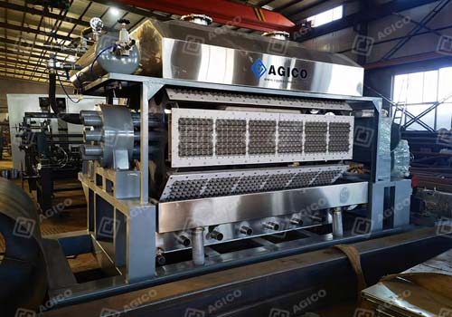 Petite machine de fabrication de plateaux à œufs