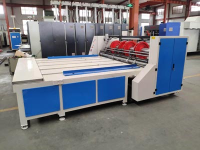 Machine semi-automatique d’impression et rainage