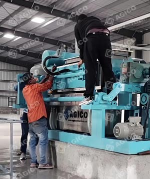 Machine à plateaux à œufs 4×4 installée en Inde