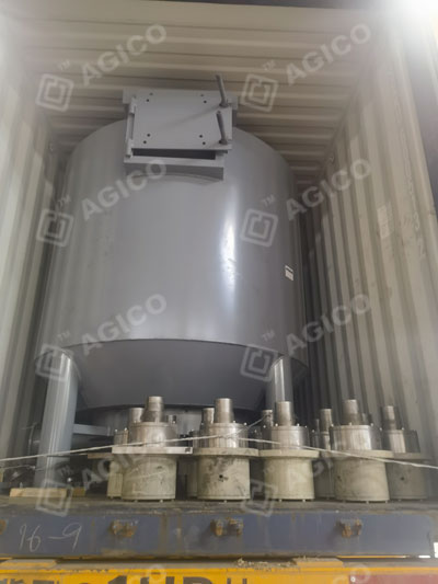 Machine de fabrication de plateaux à œufs