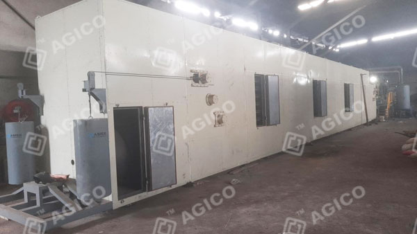 Machine automatique 5×8 de 5 000 plateaux/h installée en Côte d’Ivoire