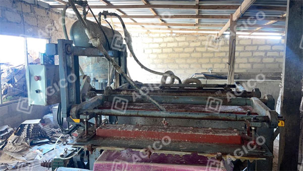 Machine à plateaux de 1 000 pièces/h : un an en service au Ghana